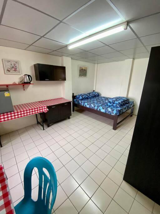 Ratanawong Place 560 Apartment