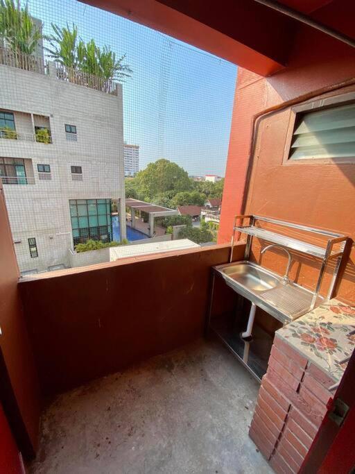 Apartment Ratanawong Place 557