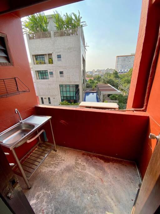 Ratanawong Place 560 Apartment Bangkok