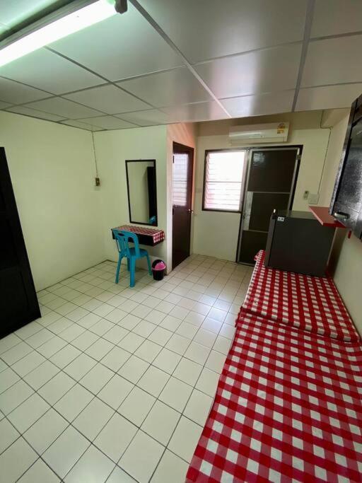 Ratanawong Place 560