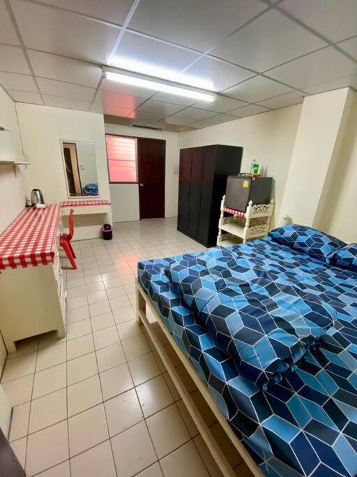 Ratanawong Place 445 Apartment *