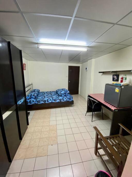 Ratanawong Place 553 Apartment