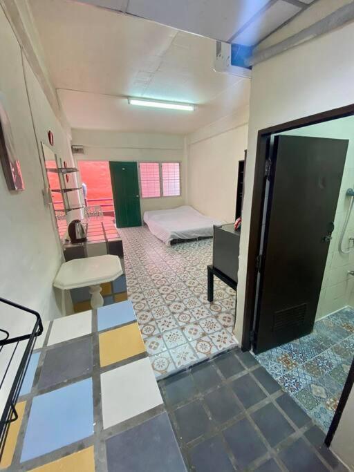 Ratanawong Place 513 Apartment