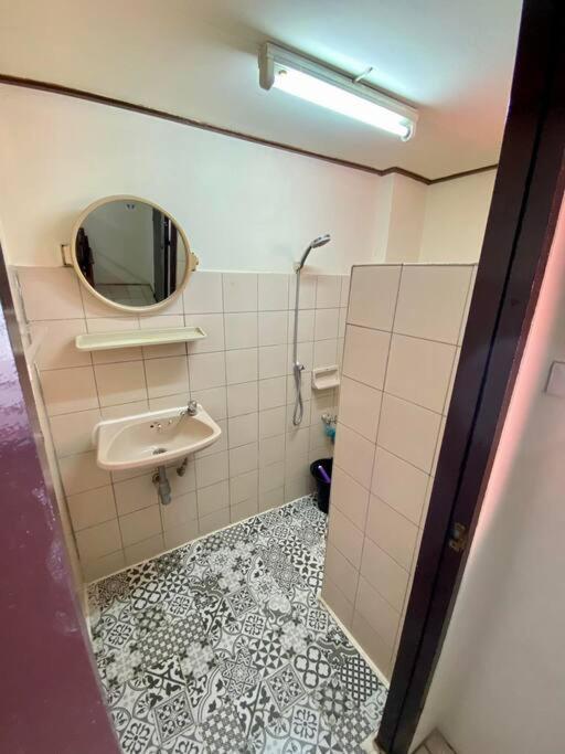 Ratanawong Place 560 Apartment *