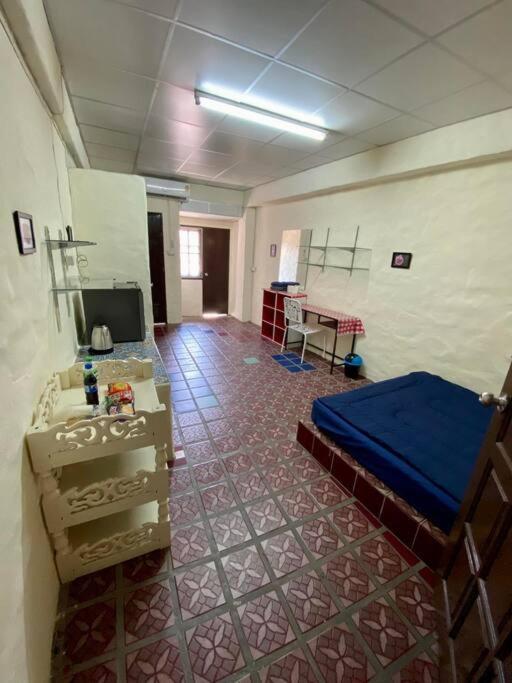 Ratanawong Place 301 Apartment *