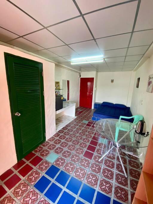 Apartment Ratanawong Place 404