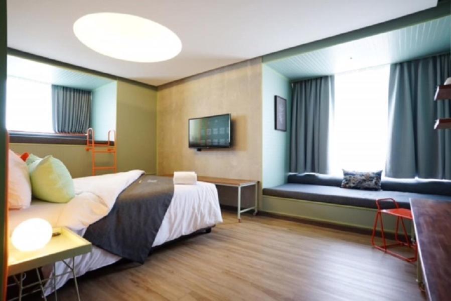 Samsen Street 4*