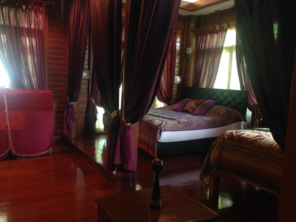 Ruanthai And Resort Bangkok