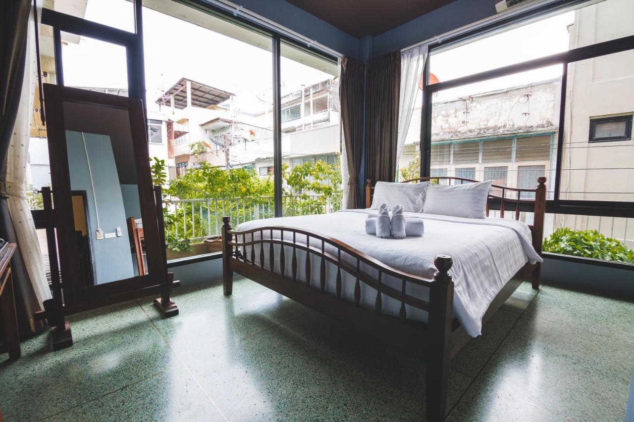 Hotel Feung Nakorn Balcony Rooms&cafe