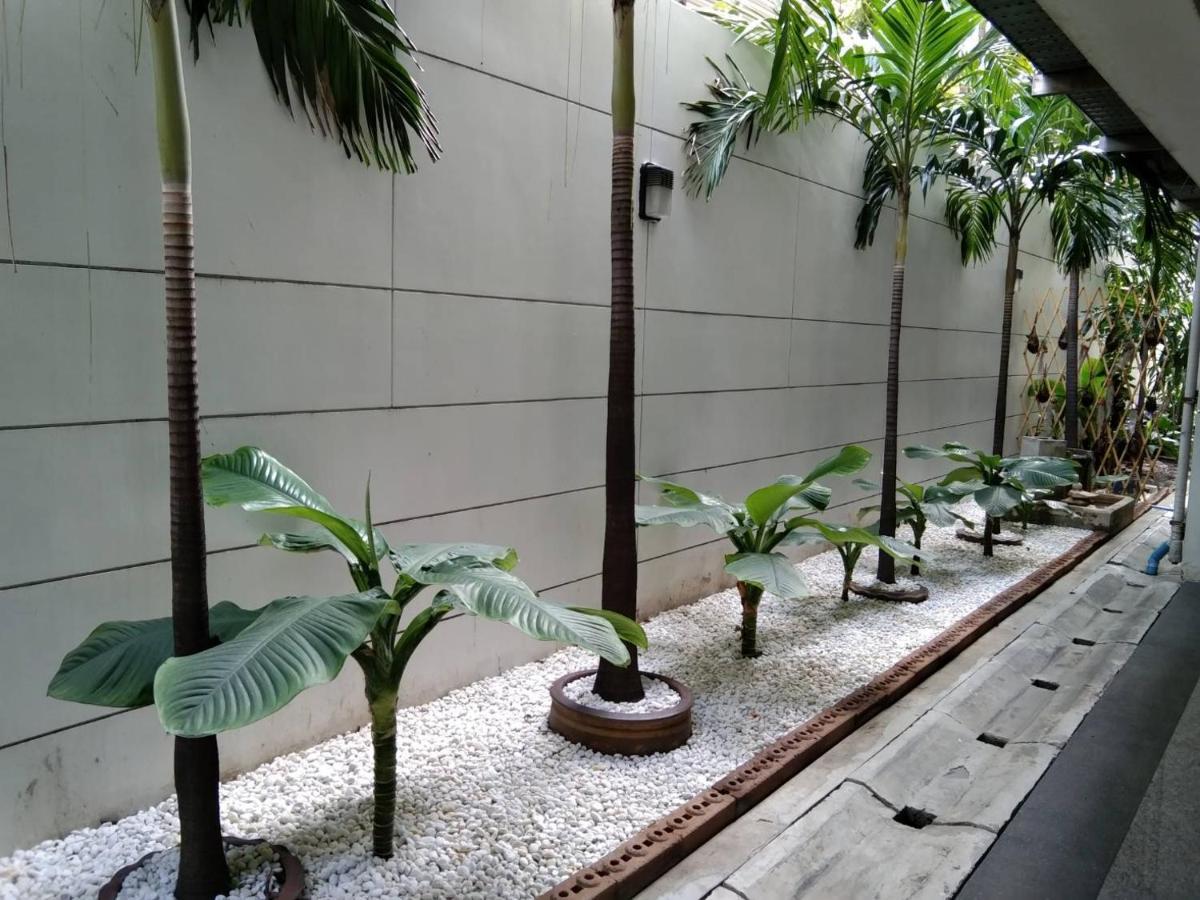 Baan Sukhumvit14 Apartment *