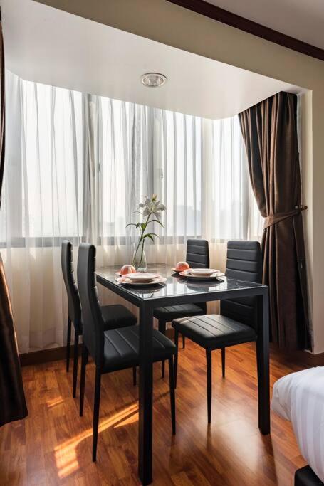 Selfcheckin Omni Tower Sukhumvit4 Nana Asoke Bts Mrt Hispeed Wifi Pool&gym Apartment
