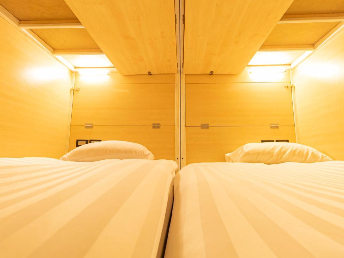 Hostel Khaosan Social Capsule *