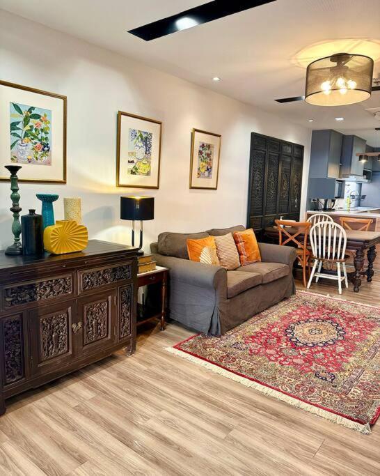 Apartemen Bangkok, 5 Stars River View & Characteristic Decor