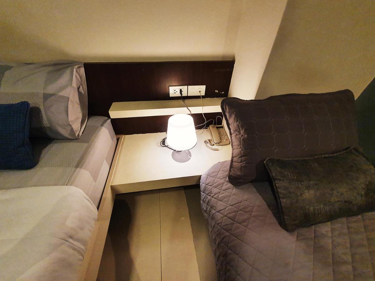 Apartment 552