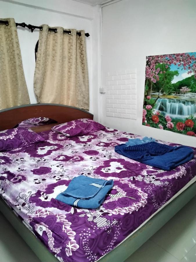 Danee Hostel *