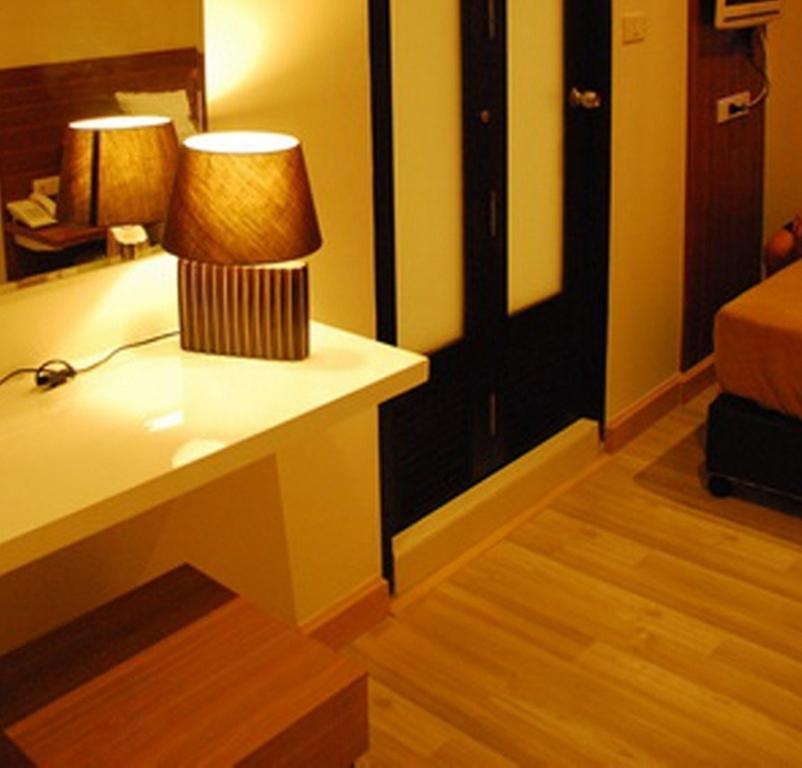White House Asoke Sukhumvit 18 3* Bangkok