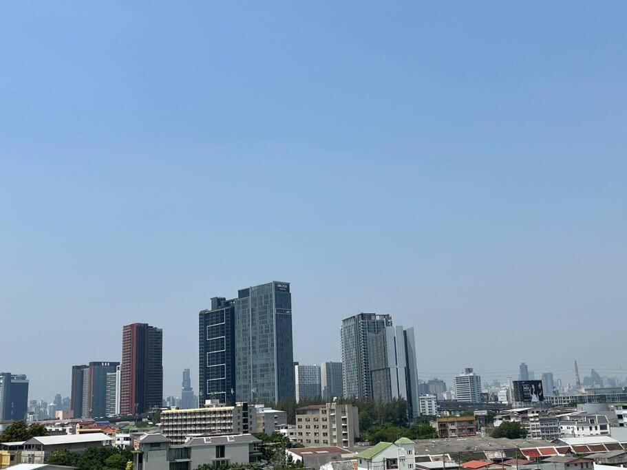Monte Rama 9 Near Jodfair Market Apartment Bangkok
