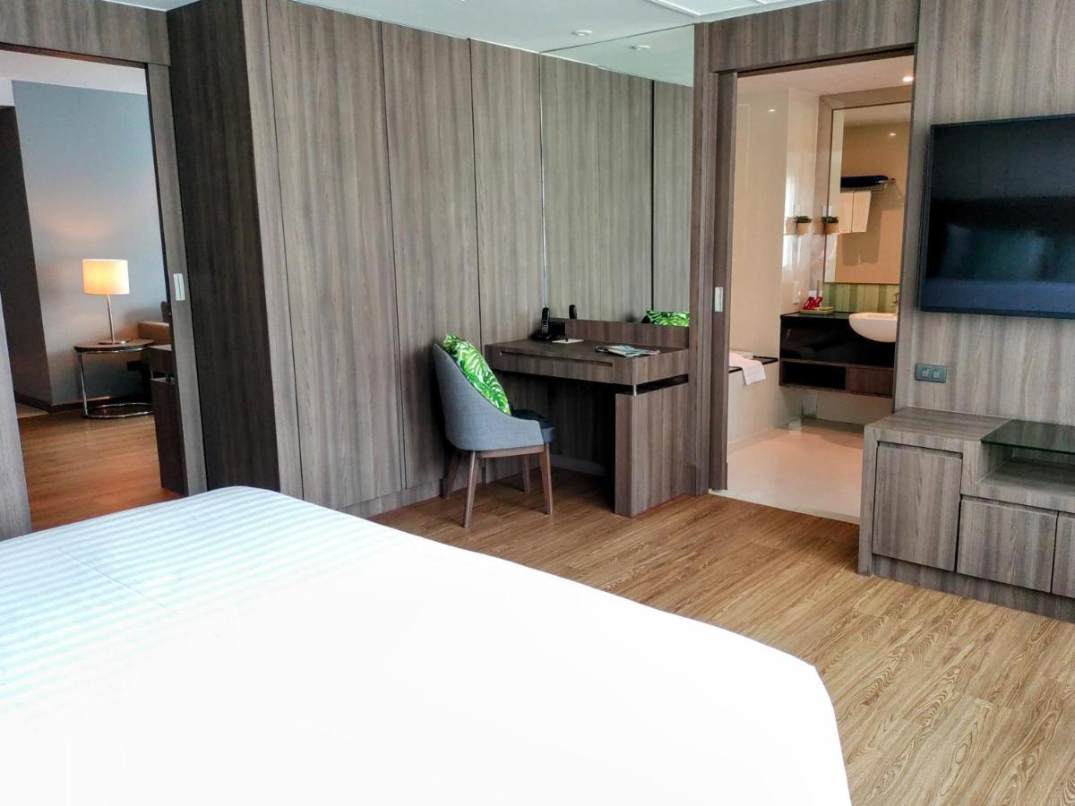 Hotel Novotel Living Sukhumvit Legacy 4*