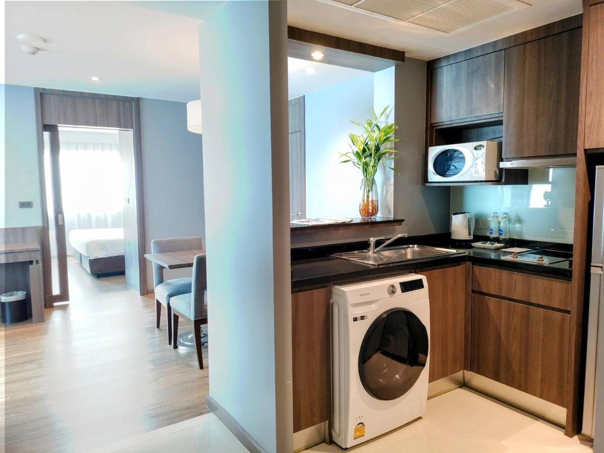 Hotel Novotel Living Sukhumvit Legacy 4*