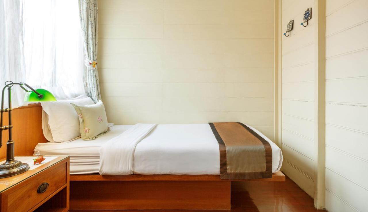 Baan Dinso Hostal *