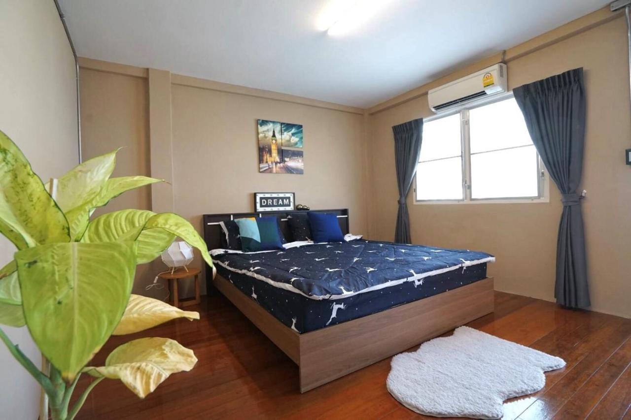 Punnawithi7 Near Bts Onnut Free Wifi * Bangkok
