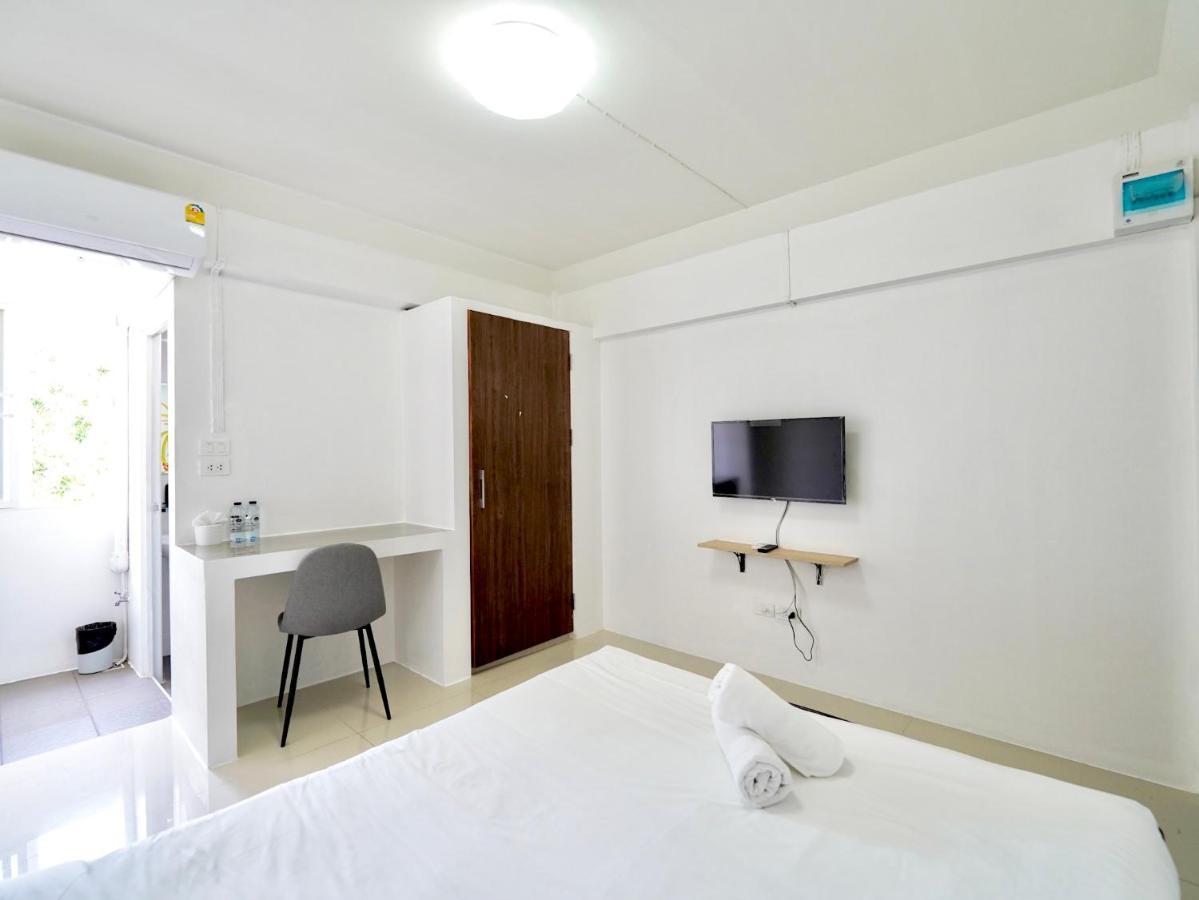 Roomquest Suvarnabhumi Ladkrabang 42 Leilighet