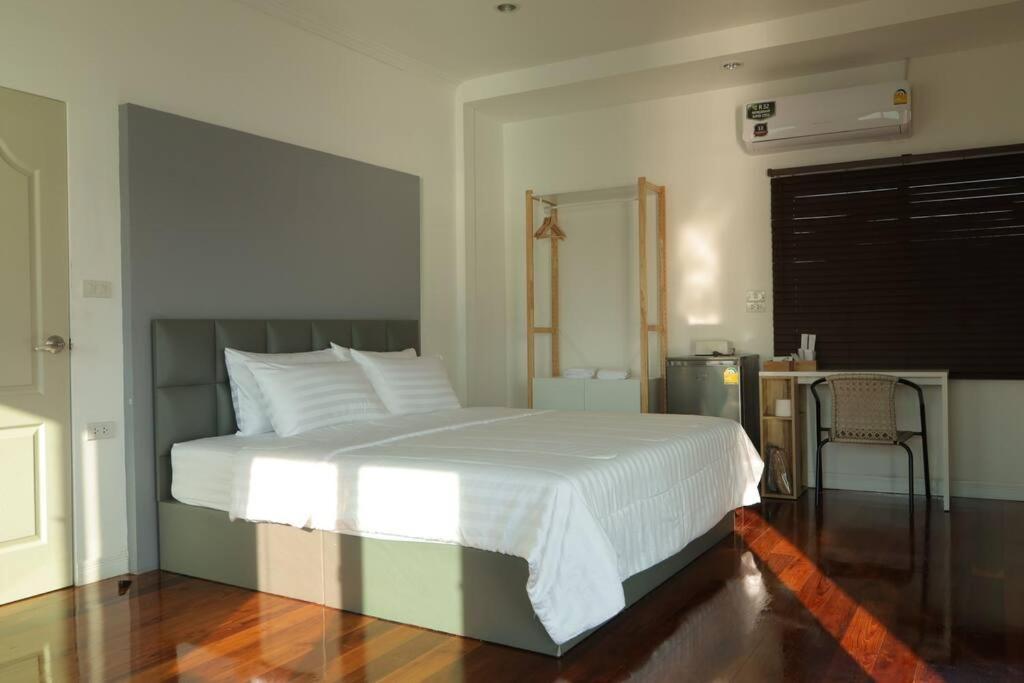 Riverfront House/chao Phraya River/baan Rimphraya Feriehus Bangkok