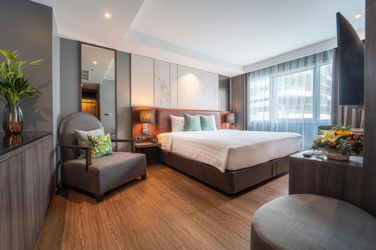 Hotel Novotel Living Sukhumvit Legacy 4*