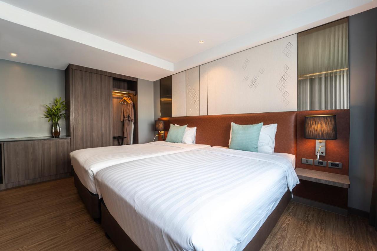 Novotel Living Sukhumvit Legacy Hotel 4*