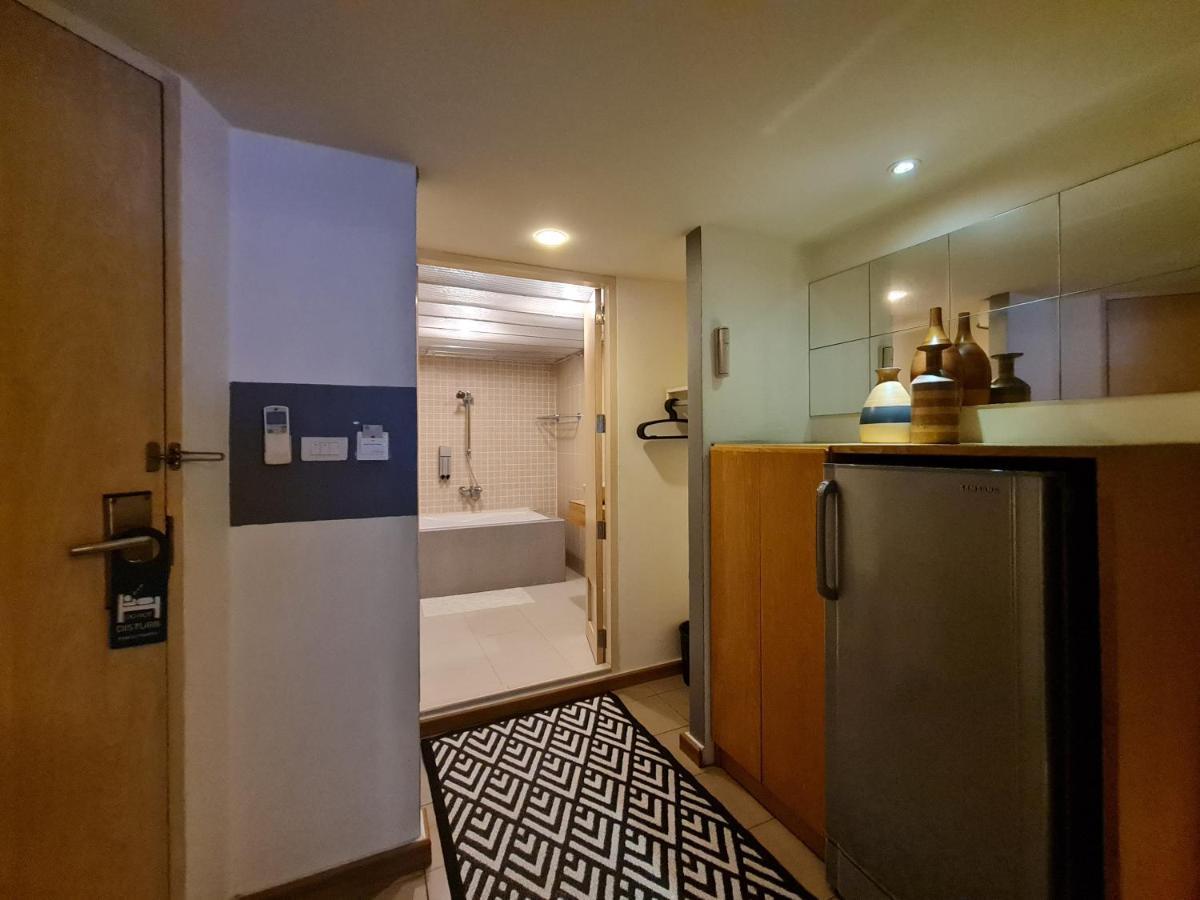 Somewhere To Escape - Hometel 3*