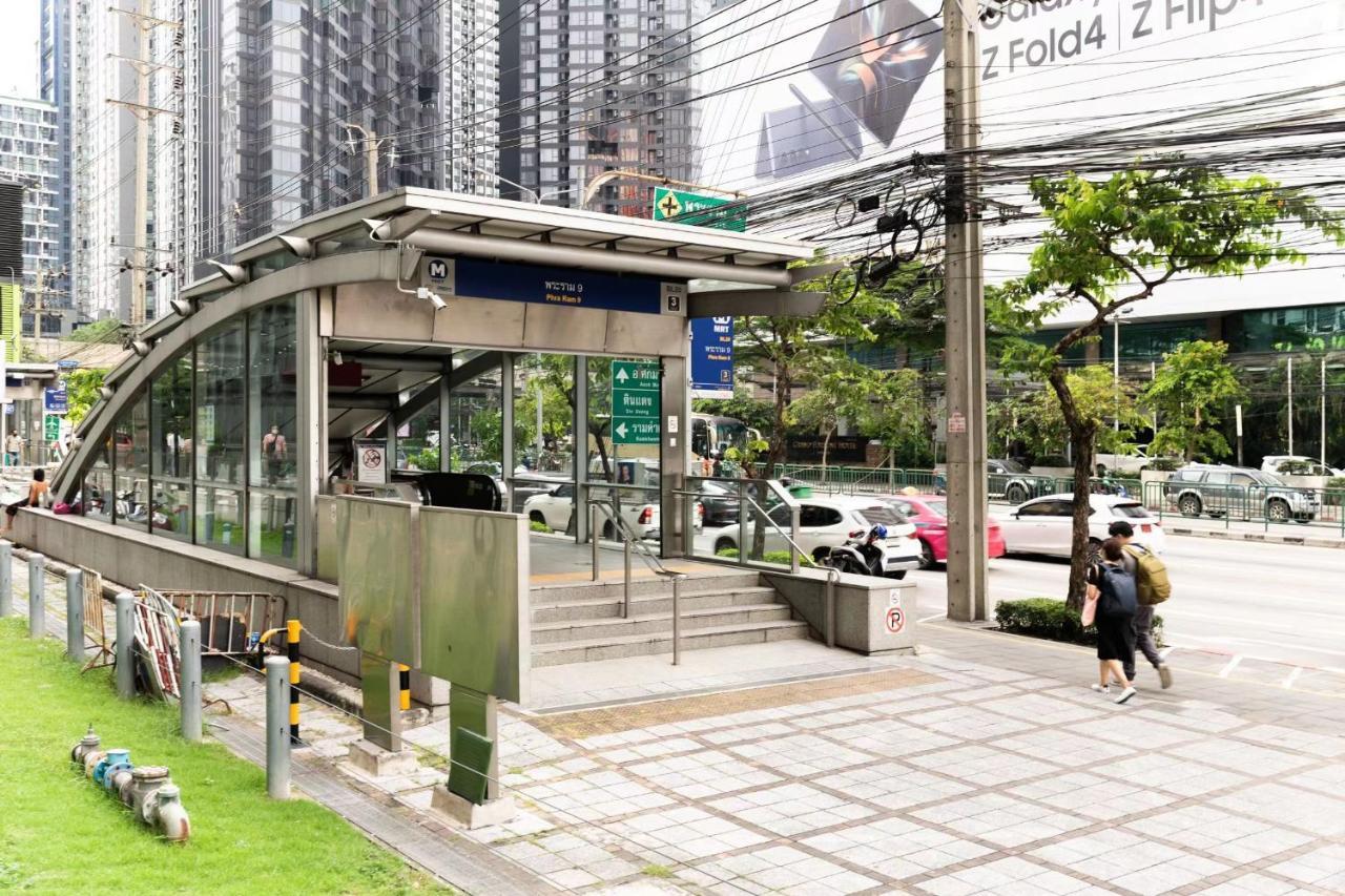 Internet Celebrity Train Night Market Swimming Pool Free Wifi Mrt 100m Banguecoque