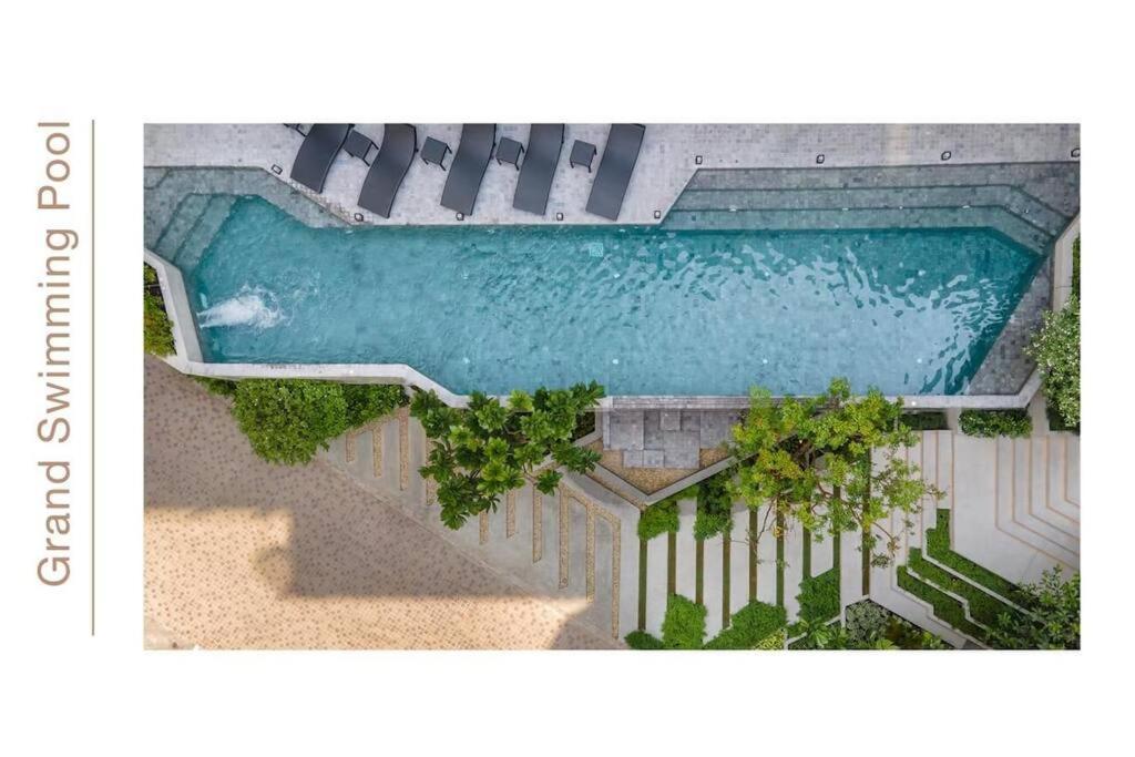 Maxxi Prime Ratchada - Sutthisan Near Jodfair Market *