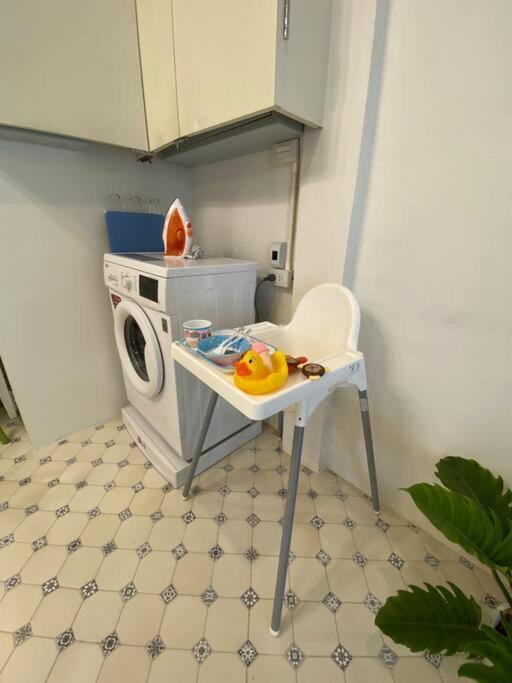 1 Min Walk To Bts, 3 Bed 3 Bath, Entire House Bangkok