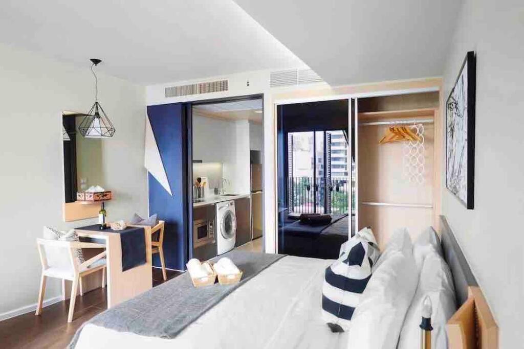 Stylish 1 Bedroom, Pool,bts Asok, Sukhumvit * Bangkok