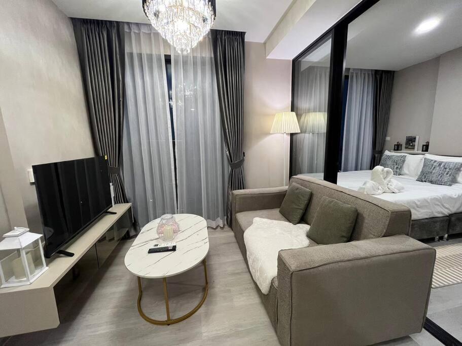 Apartamento Maxxi Prime Ratchada - Sutthisan Near Jodfair Market Banguecoque