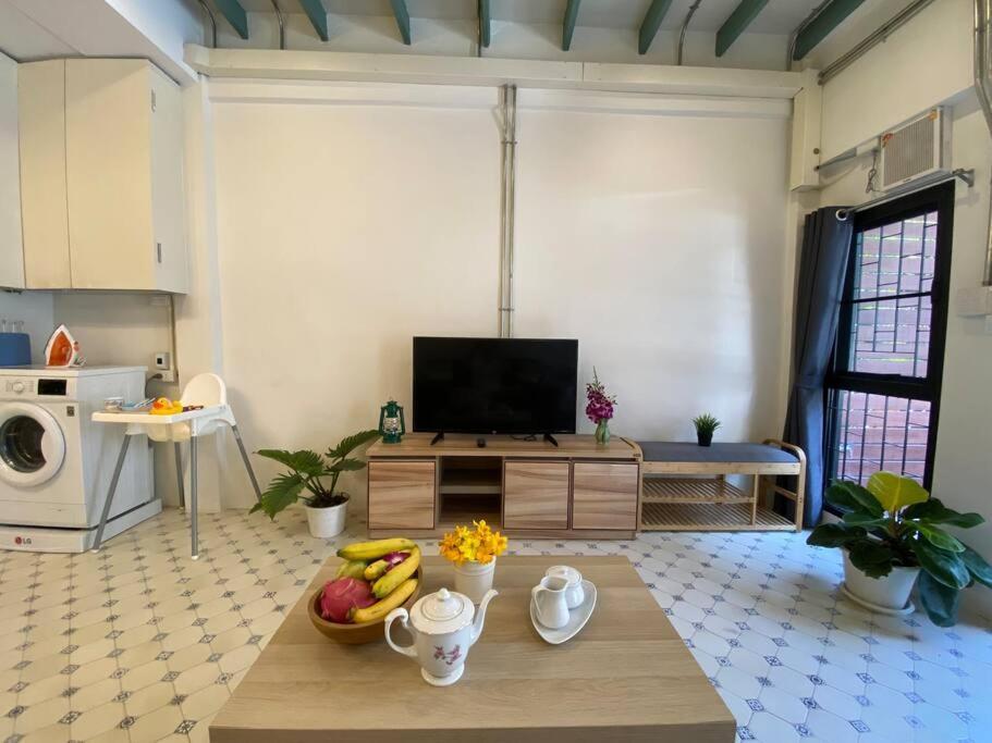 1 Min Walk To Bts, 3 Bed 3 Bath, Entire House Apartment
