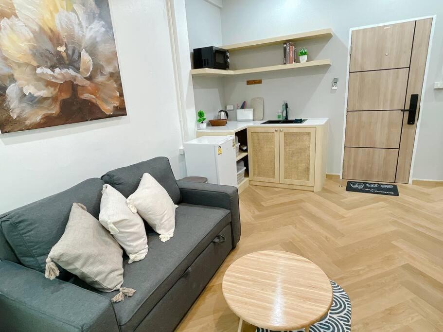 Unwind In Oldtown, Private Floor, Near Grand Palace Apartemen Bangkok