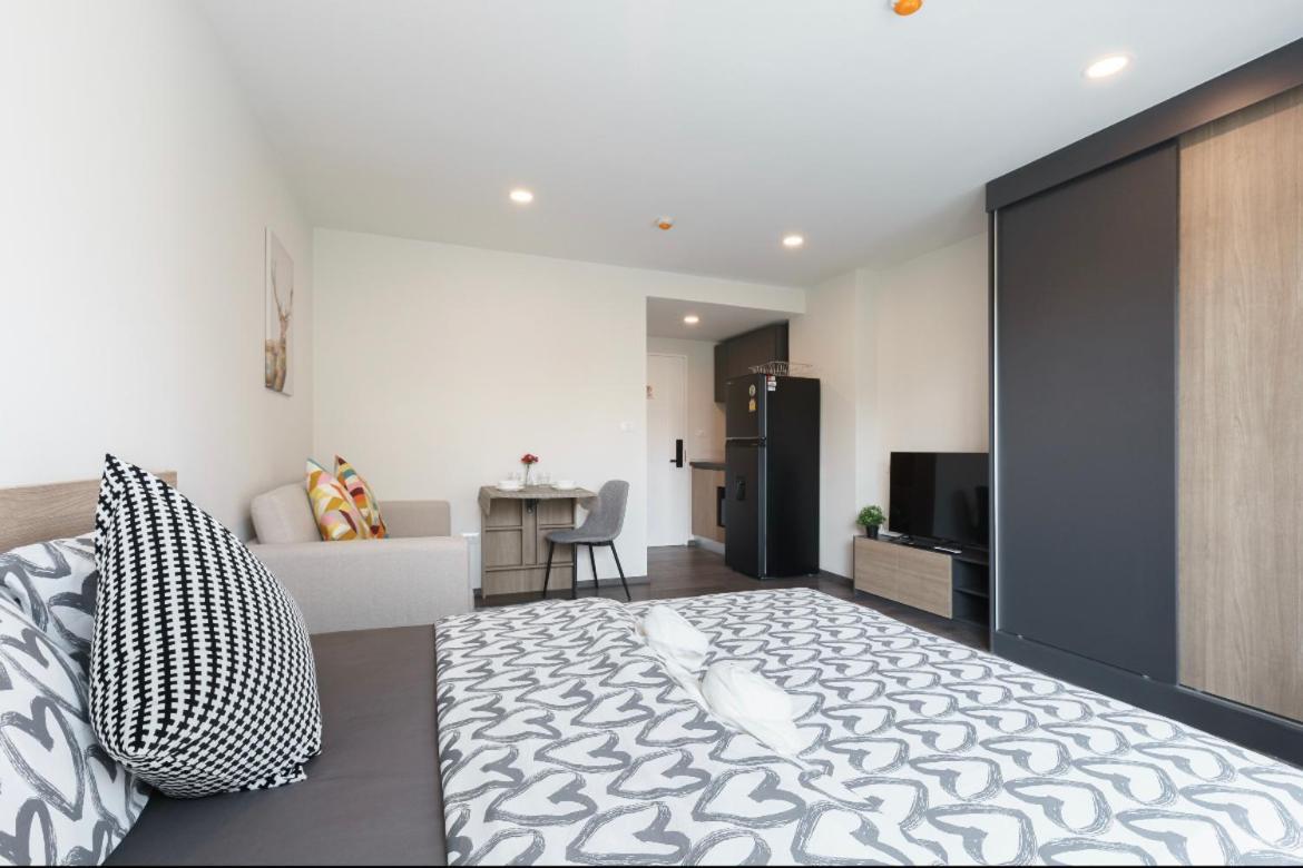 Apartamento 沙吞sathon-charoen Nakhon精品公寓 *