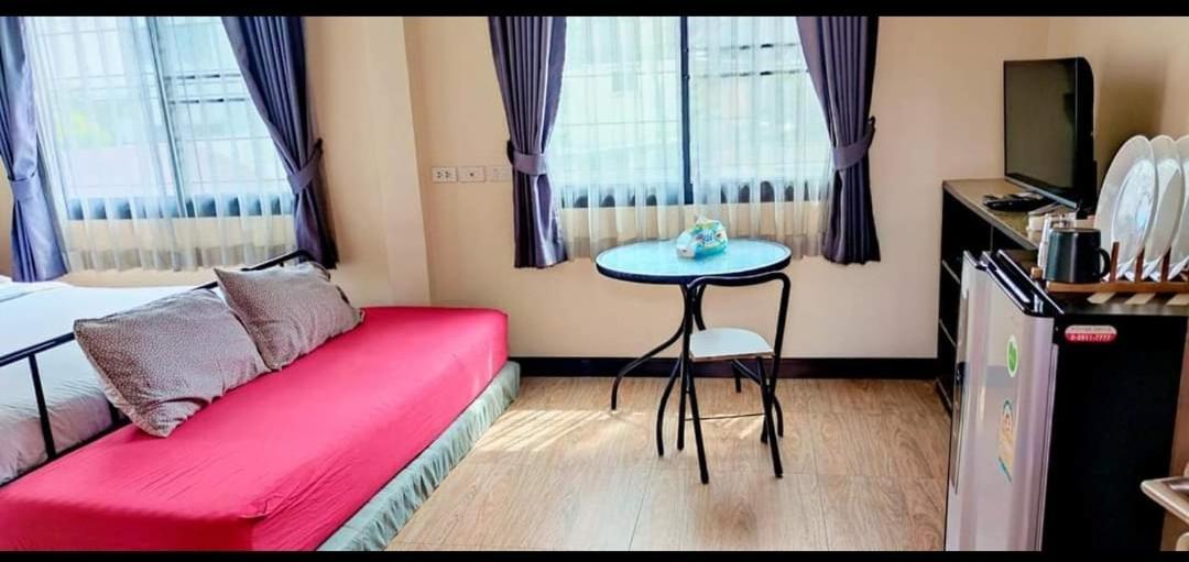 The Cube Sathorn Boutique เดอะ คิวบ์ สาทร บูติค โฮเทล Near Bts Surasak Bed & Breakfast