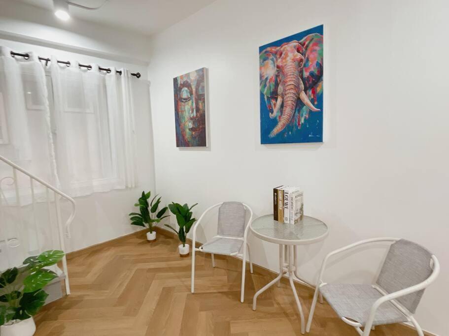 Unwind In Oldtown, Private Floor, Near Grand Palace Apartemen Bangkok