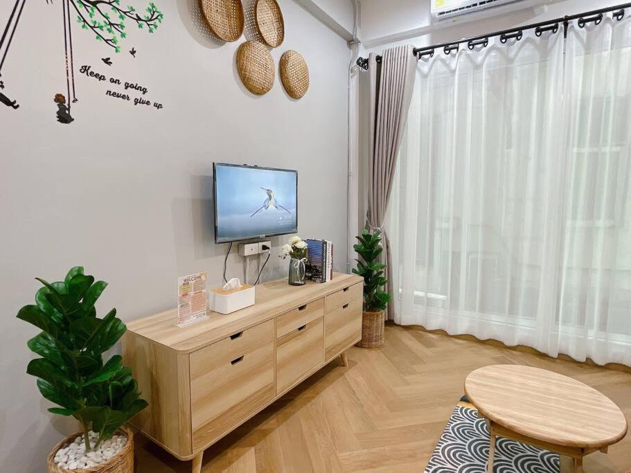Unwind In Oldtown, Private Floor, Near Grand Palace Apartemen Bangkok