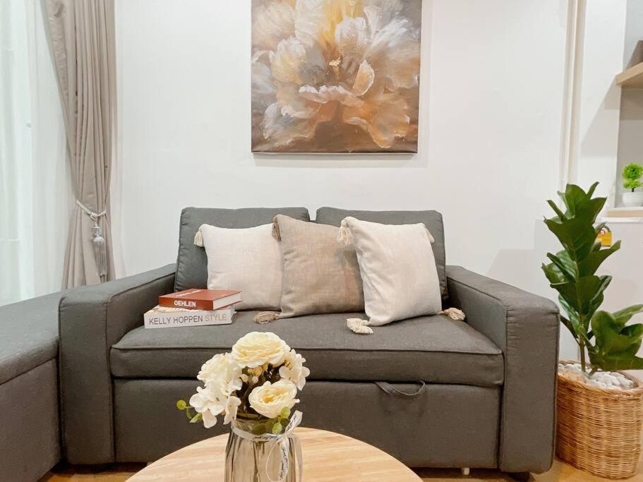 Unwind In Oldtown, Private Floor, Near Grand Palace Apartemen Bangkok