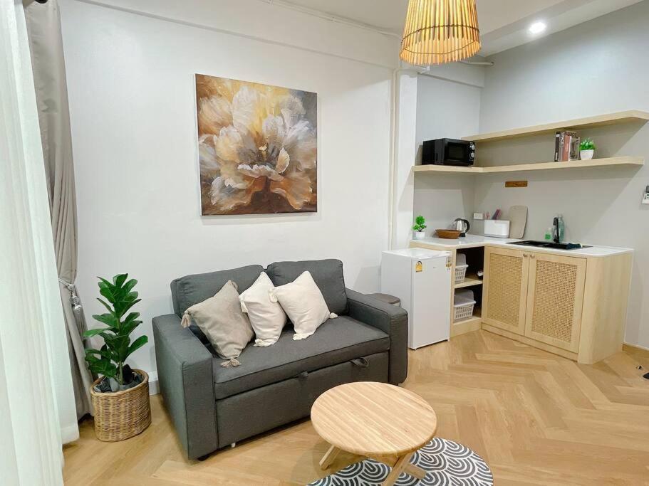 Apartemen Unwind In Oldtown, Private Floor, Near Grand Palace Bangkok