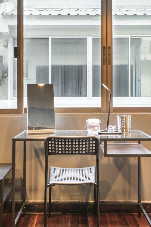 Laid Back Living In A Retro Chic Retreat Bangkok
