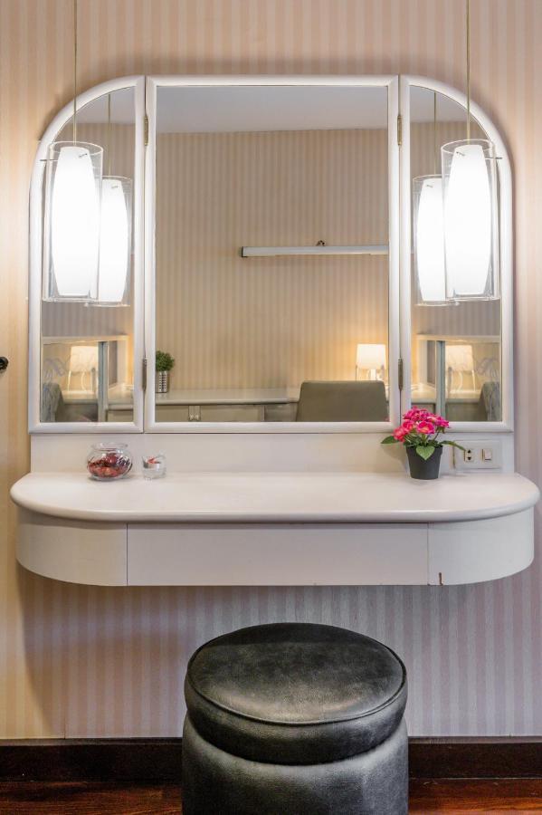 Laid Back Living In A Retro Chic Retreat Bangkok