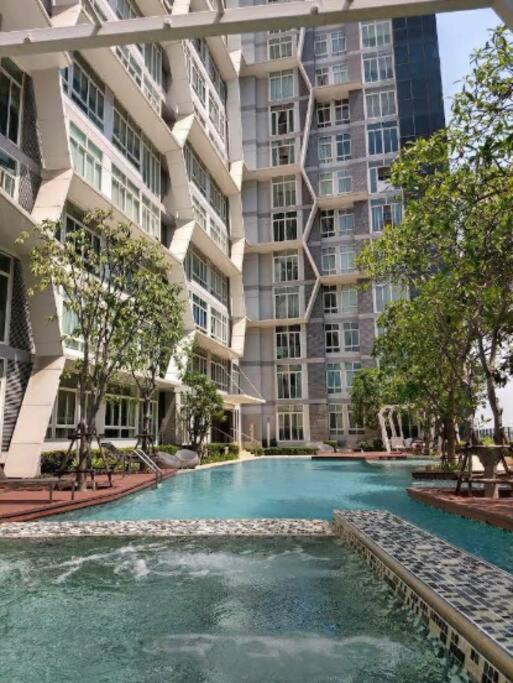 High-class 2bed Skyview Just 1-step From Bts Onnut Apartamento Banguecoque
