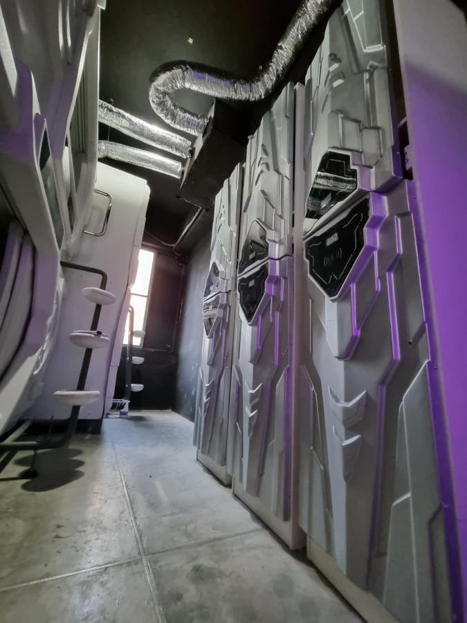 Met A Space Pod @phrom Phong * Banguecoque