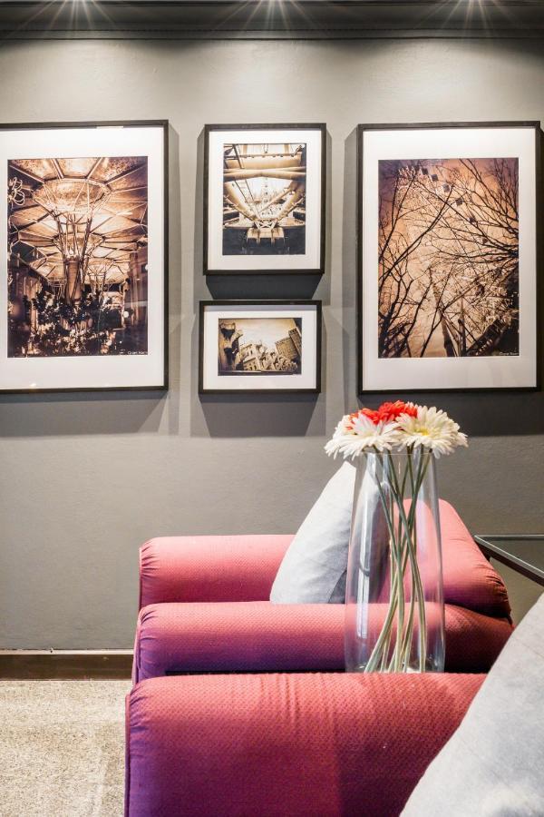 Laid Back Living In A Retro Chic Retreat * Bangkok