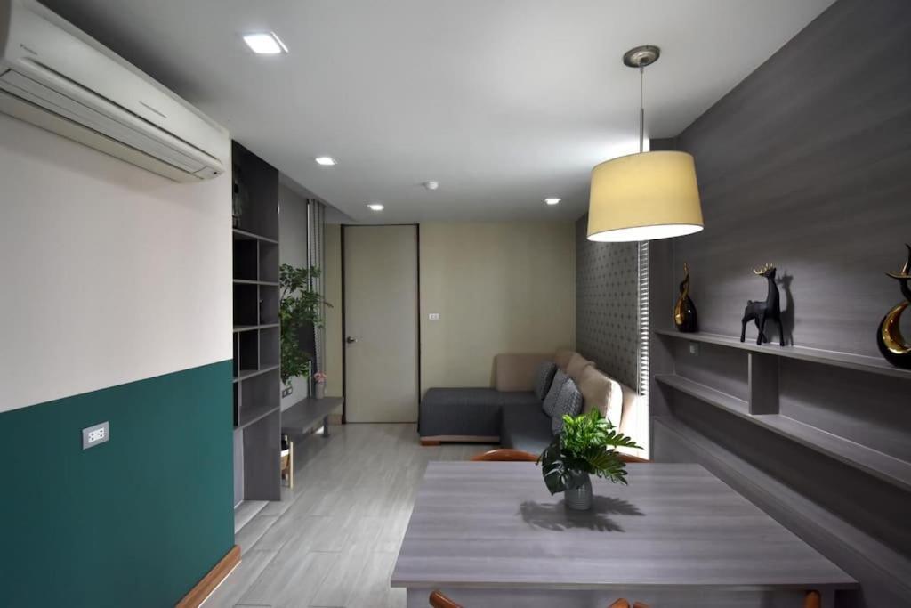Qube Suites Sukhumvit46 Superior 2 Bedroom 206