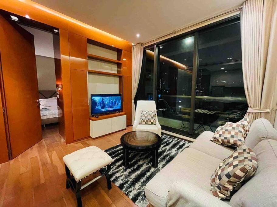 Luxury 1bed 1bath 300m Bts Phrom Phong, Emporium Emsphere Emquartier Apartemen *